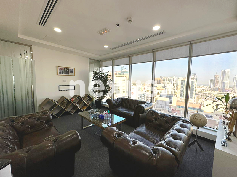 SEA & PALM VIEW | TENANTED | HIGH FLOOR