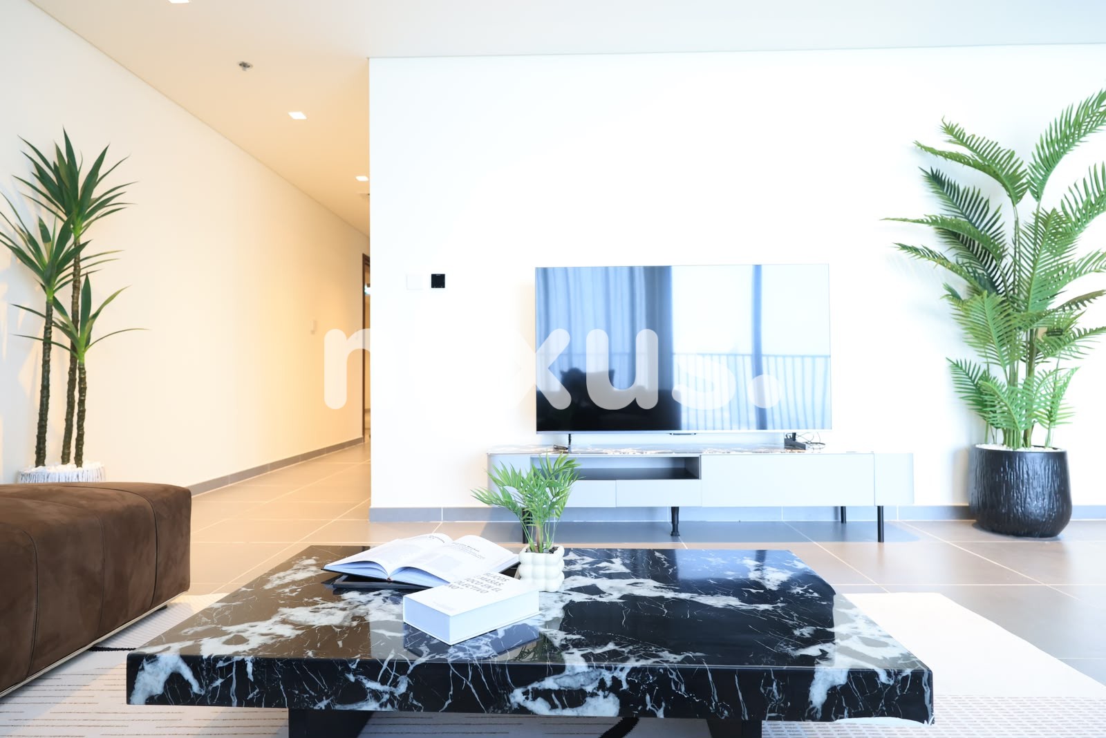 HIGH FLOOR | EXCLUSIVE | AVAILABLE NOW