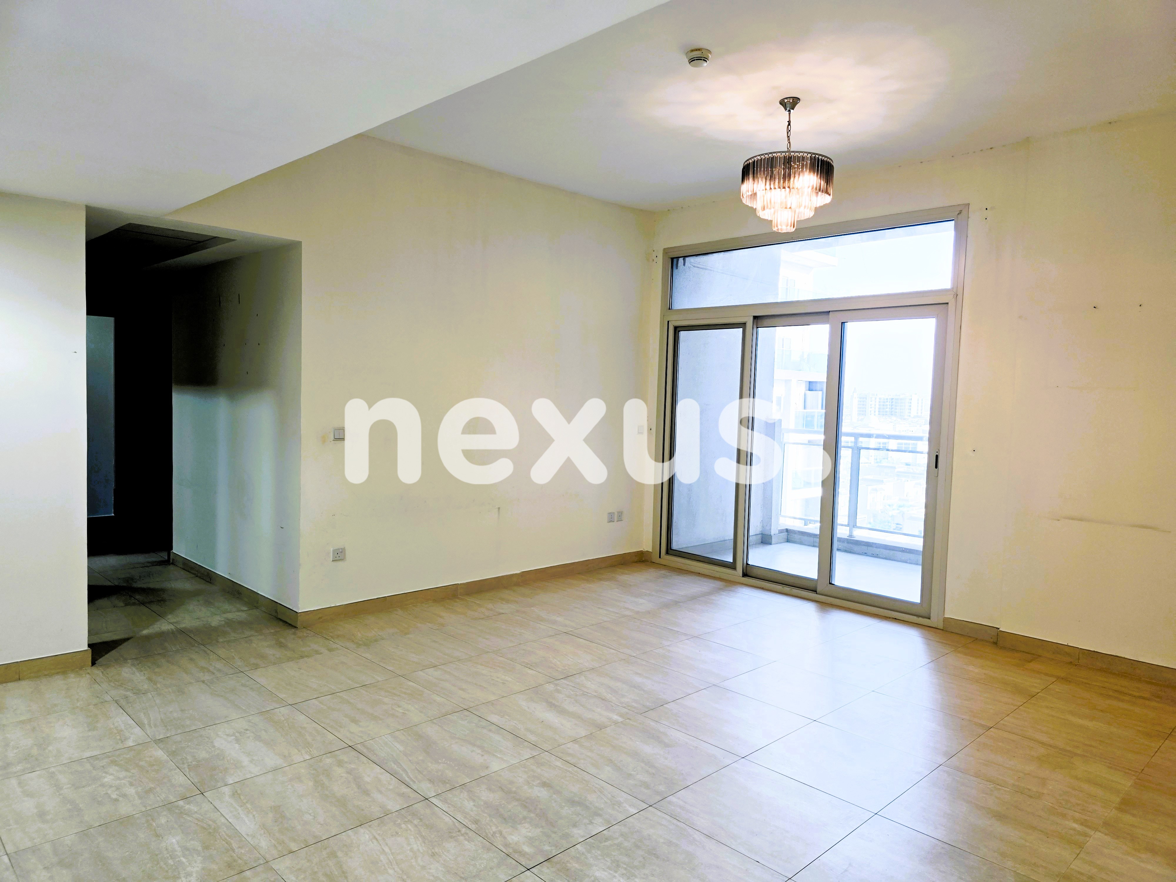 Large Layout | Closed Kitchen | Ready to Move-in