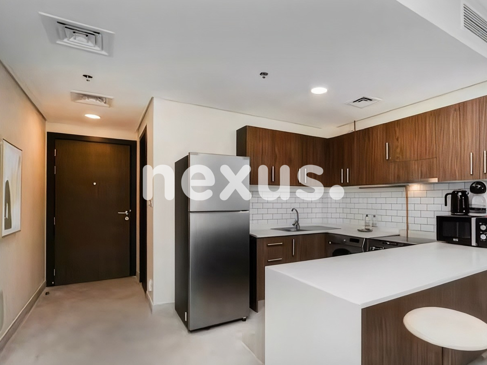 FULLY FURNISHED | TENANTED | POOL VIEW