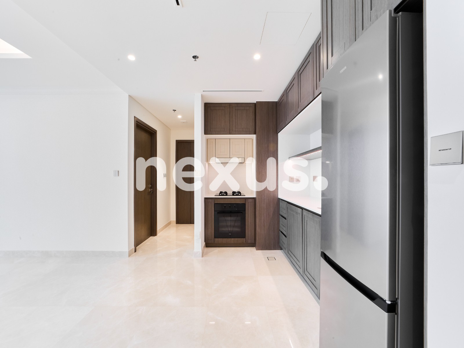 PANORAMIC VIEWS | PRIVATE BEACH | HIGH FLOOR