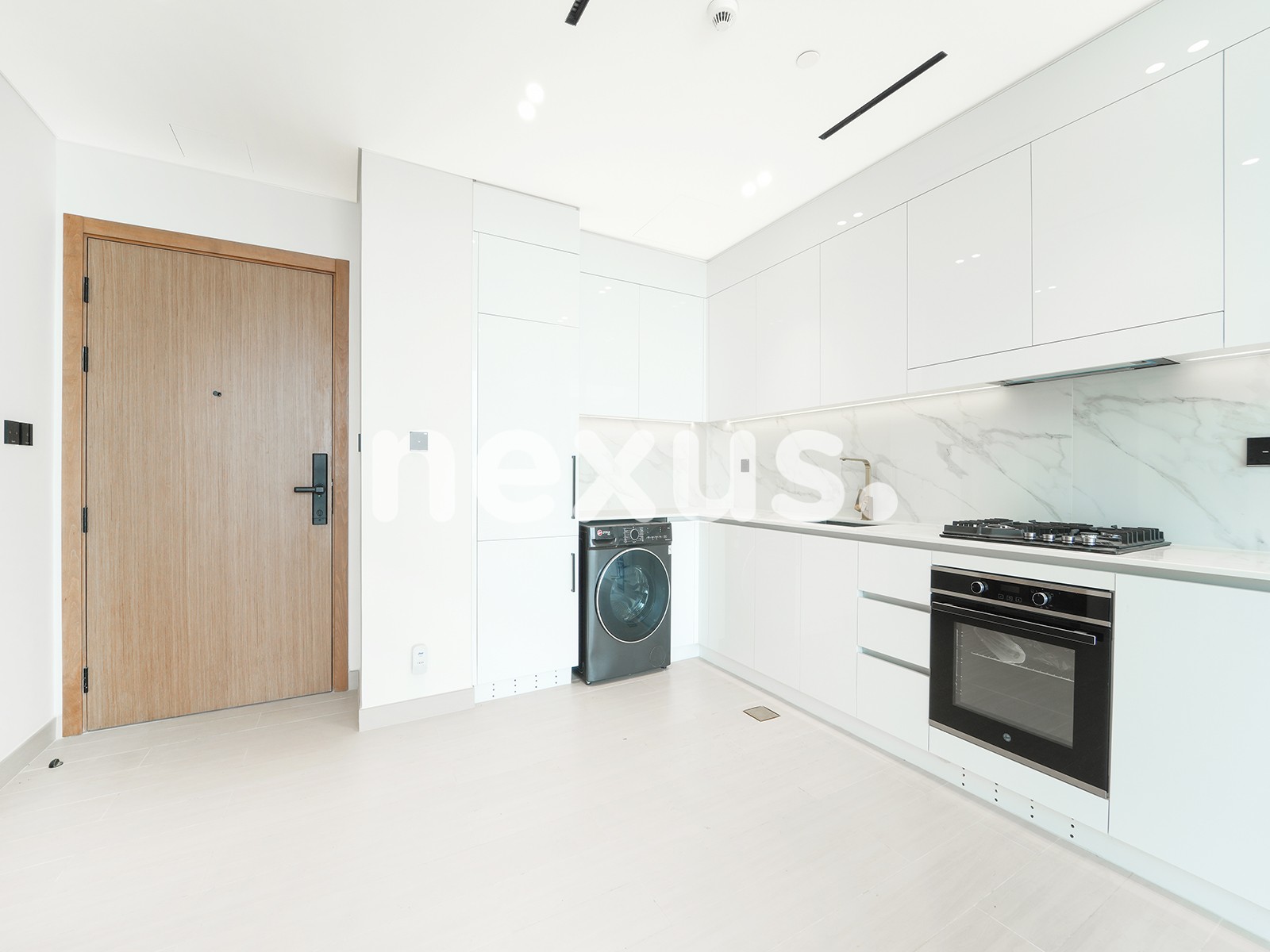 HIGH FLOOR | PRIME LOCATION | NEGOTIABLE
