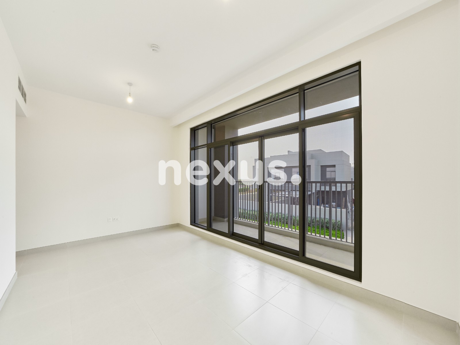 Corner | Single Row | Vacant | Roof Top