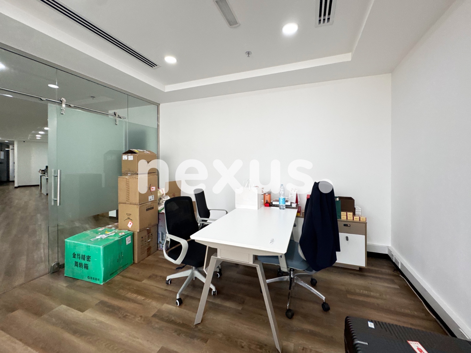 SEA AND PALM VIEW | TENANTED | FURNISHED