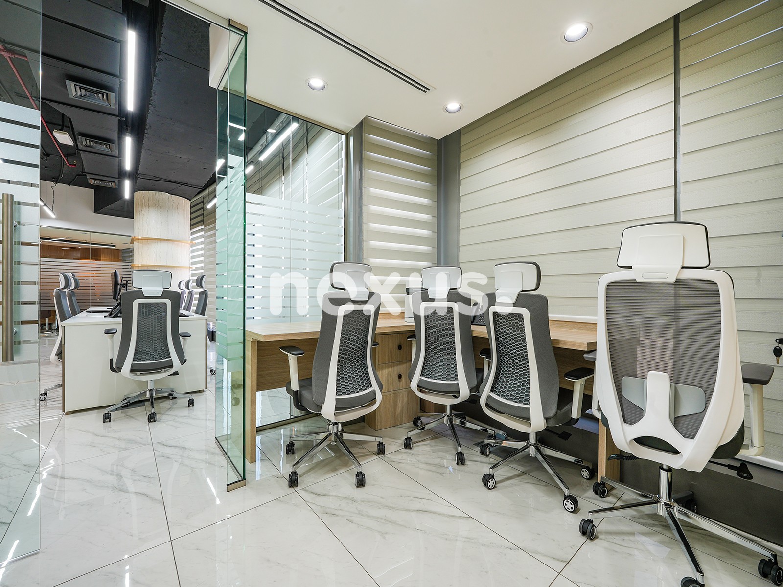 FULLY FURNISHED | VACANT | COMMUNITY VIEW