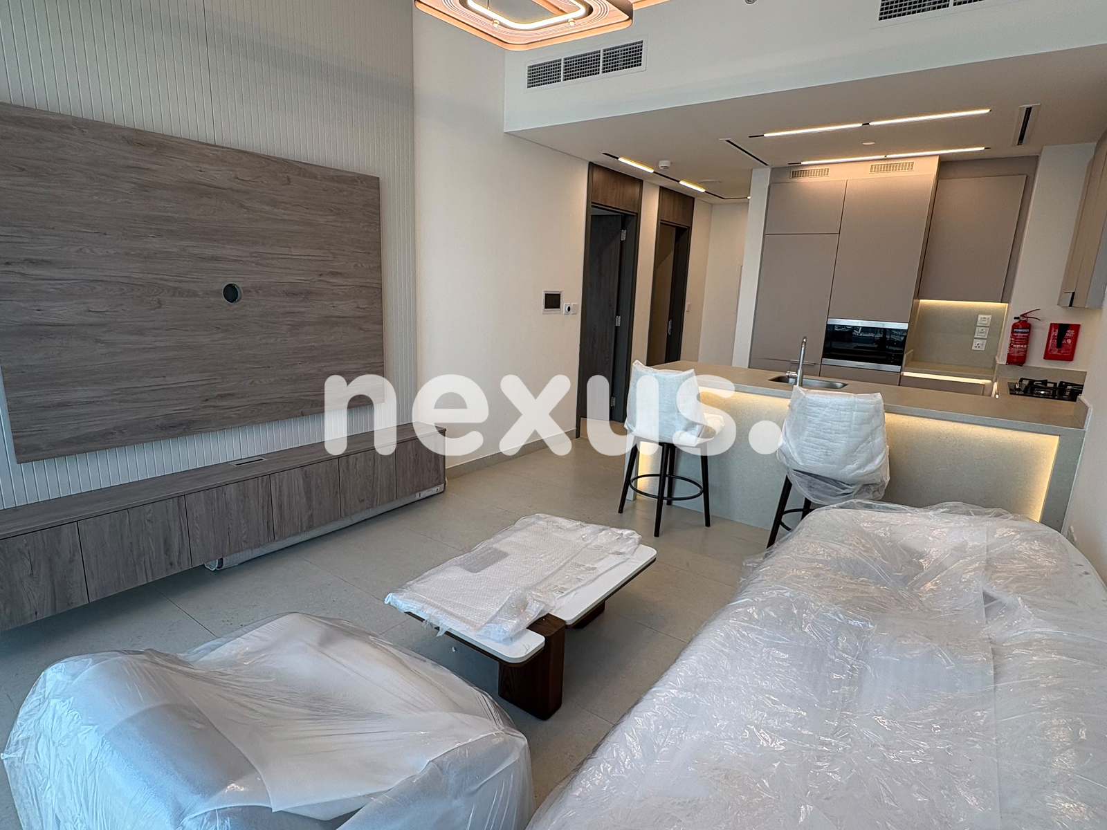 EXCLUSIVE | FULL CANAL VIEW | VACANT | CORNER UNIT