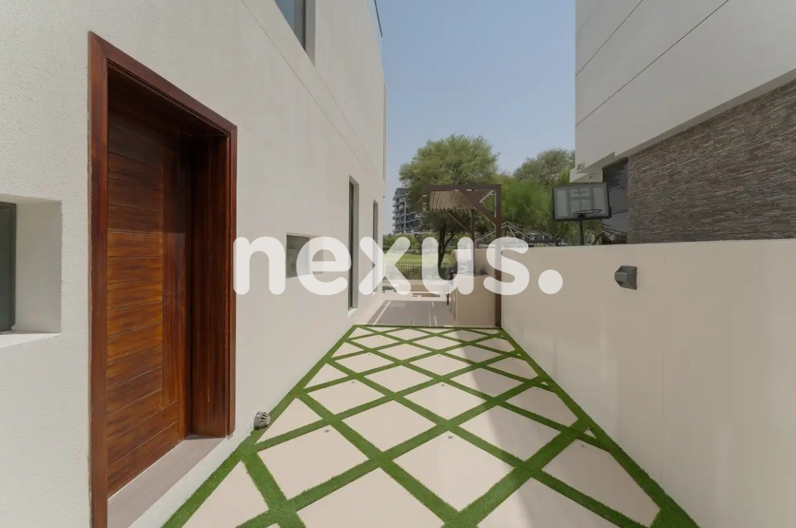 LUXURY VILLA | UPGRADED| GOLF VIEWS | VACANT