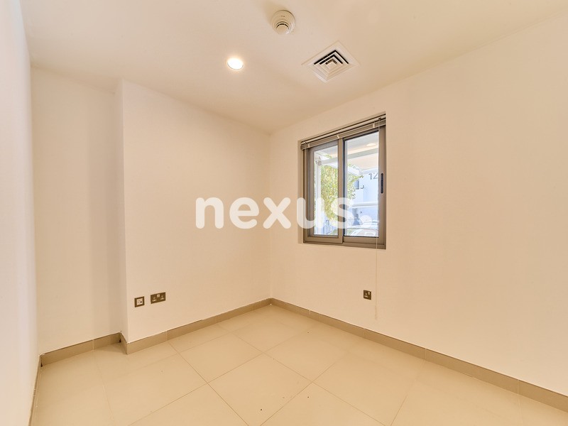 Vacant | Single Row | Garden | Study Room