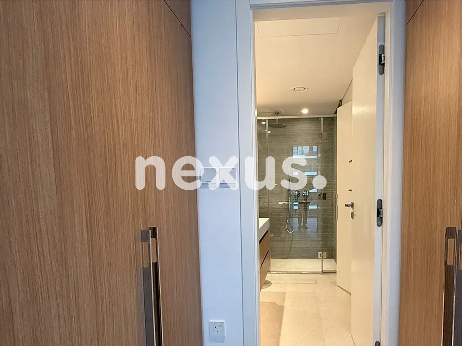 BOULEVARD VIEWS| SEMI FURNISHED| EXCLUSIVE