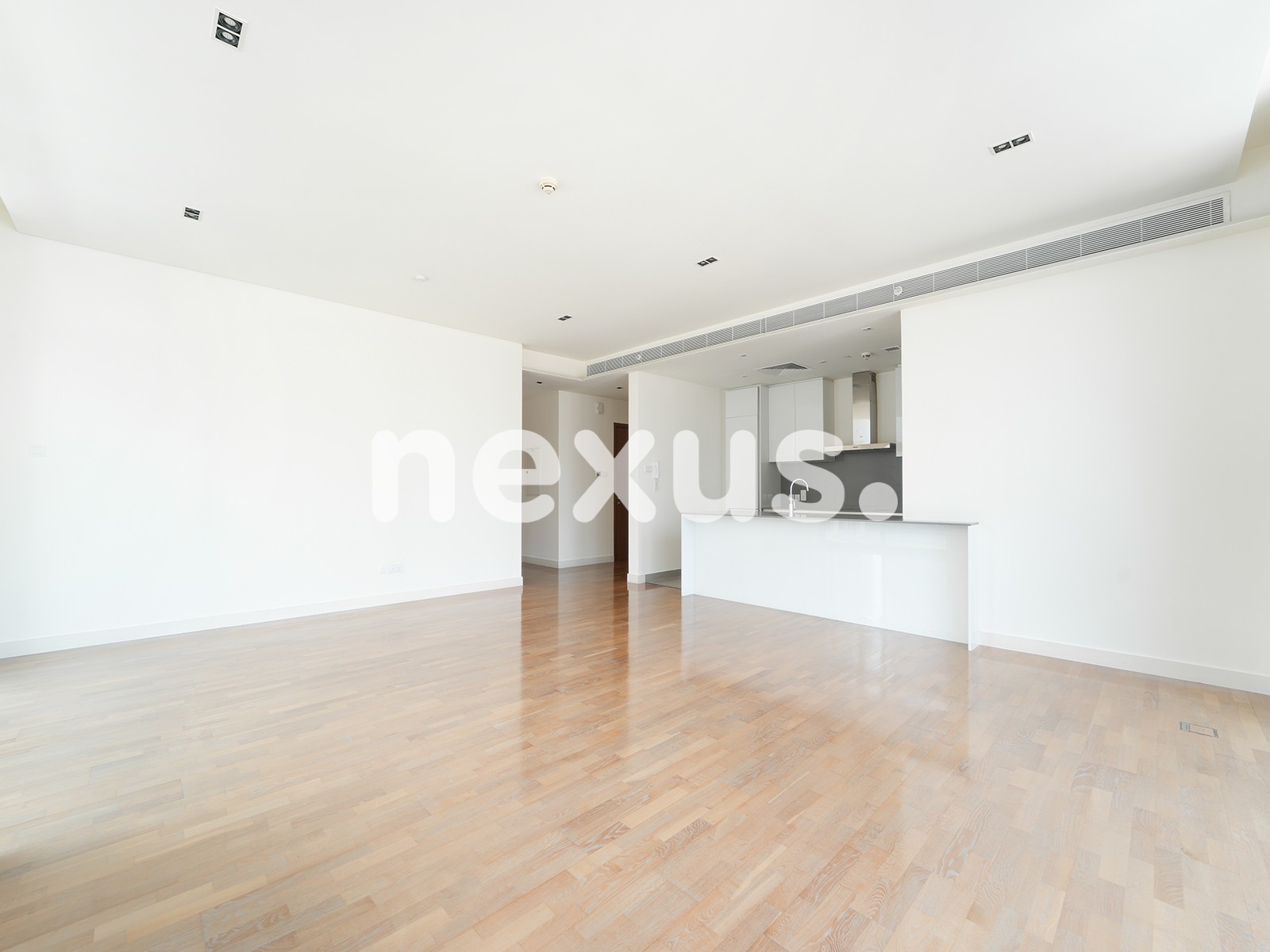 Luxury | Corner | Unfurnished | Maid Room