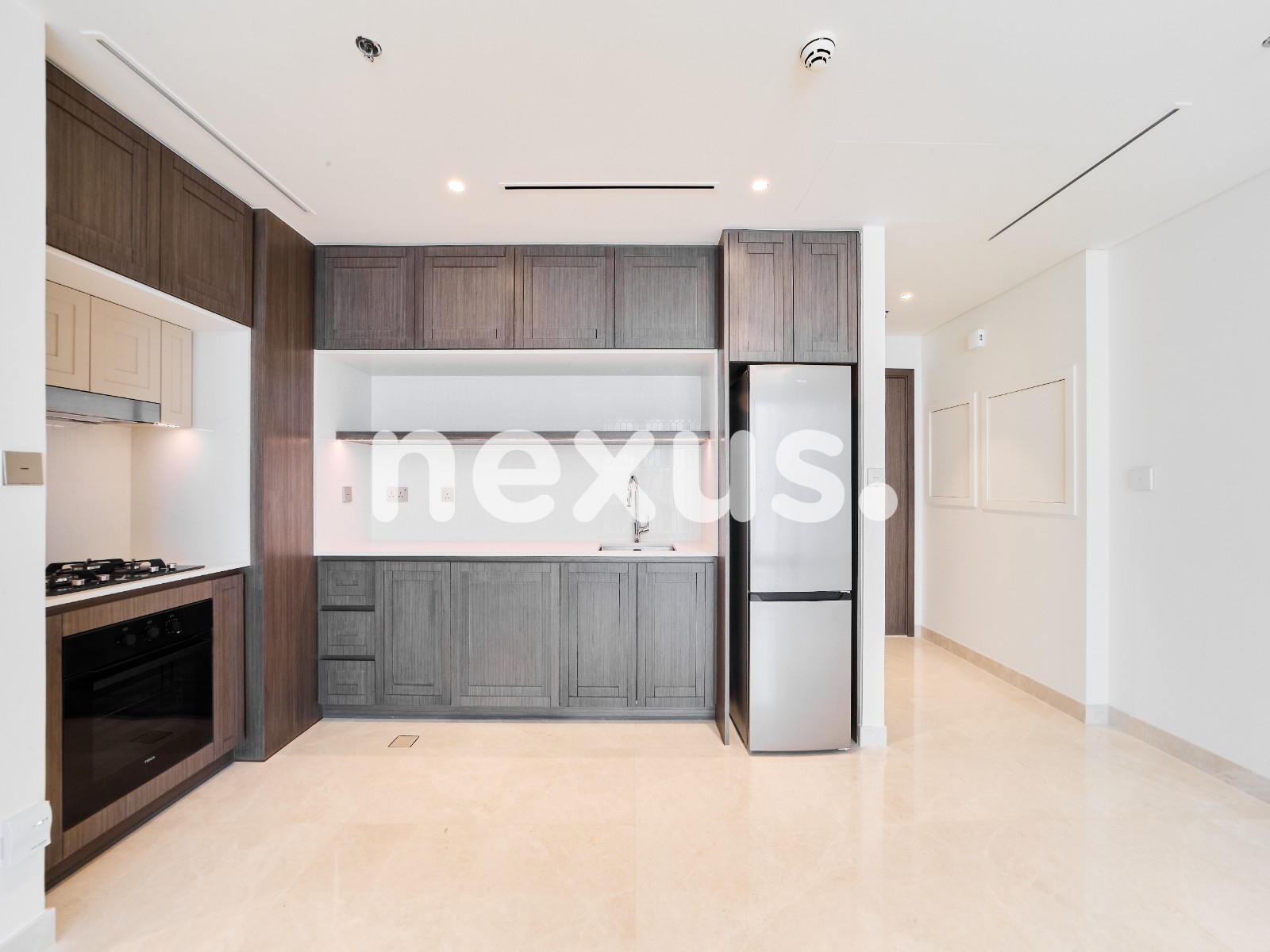 LARGE LAYOUT | HIGH FLOOR | SEA & MARINA VIEWS