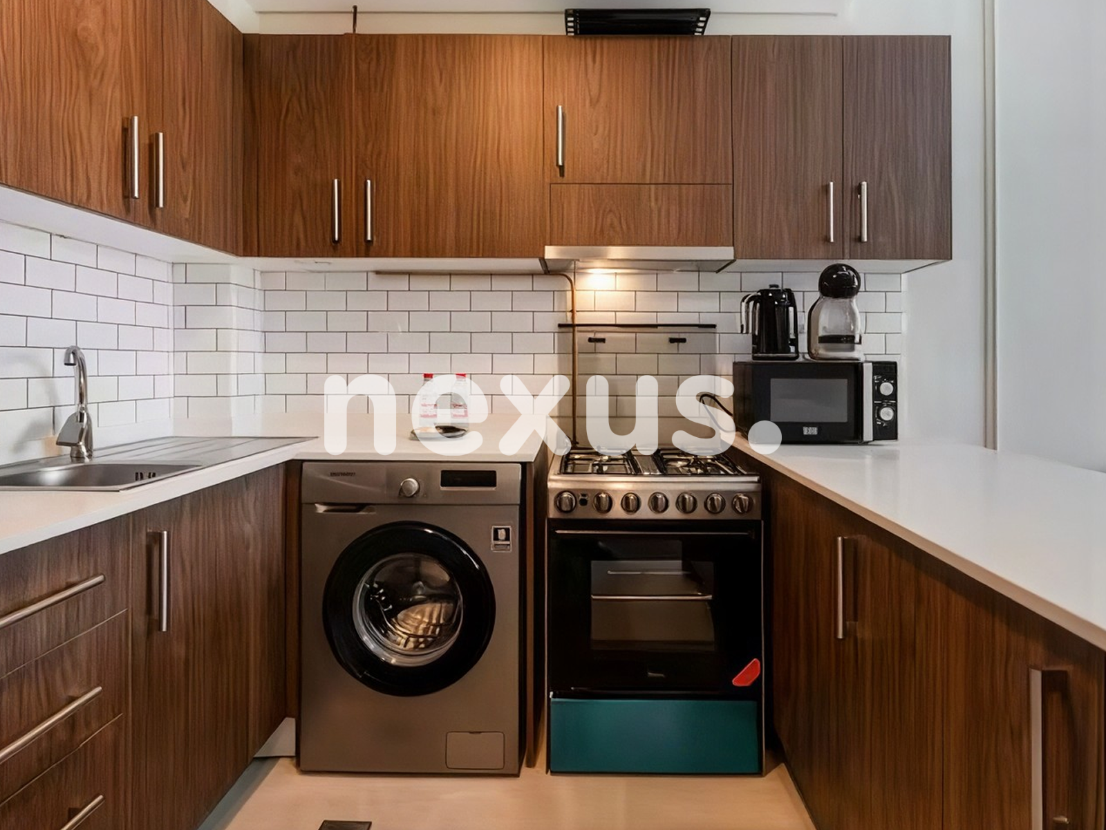 FULLY FURNISHED | TENANTED | POOL VIEW