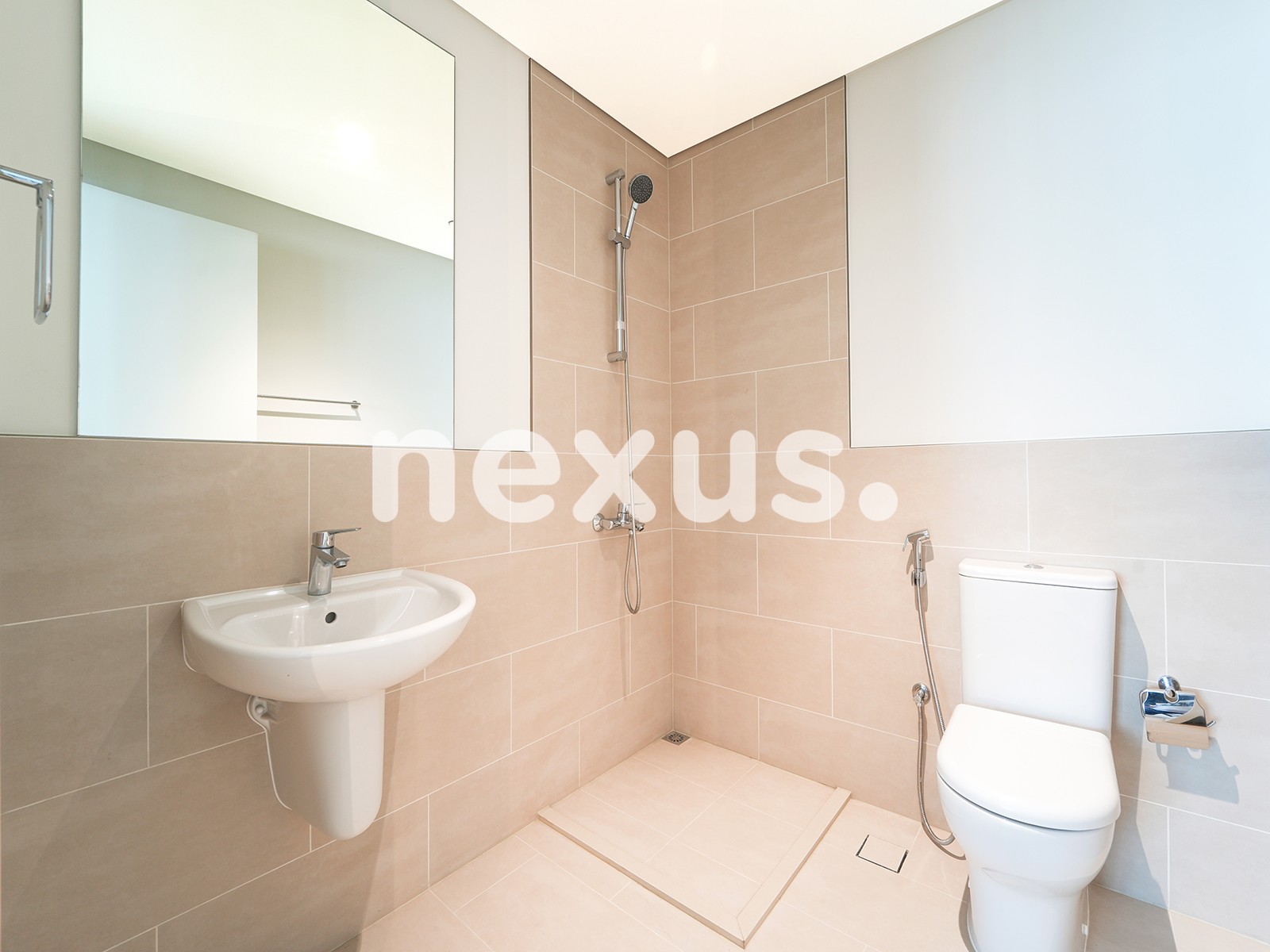 AVAILABLE NOW | FURNISHED | NO AGENTS | CANAL VIEW