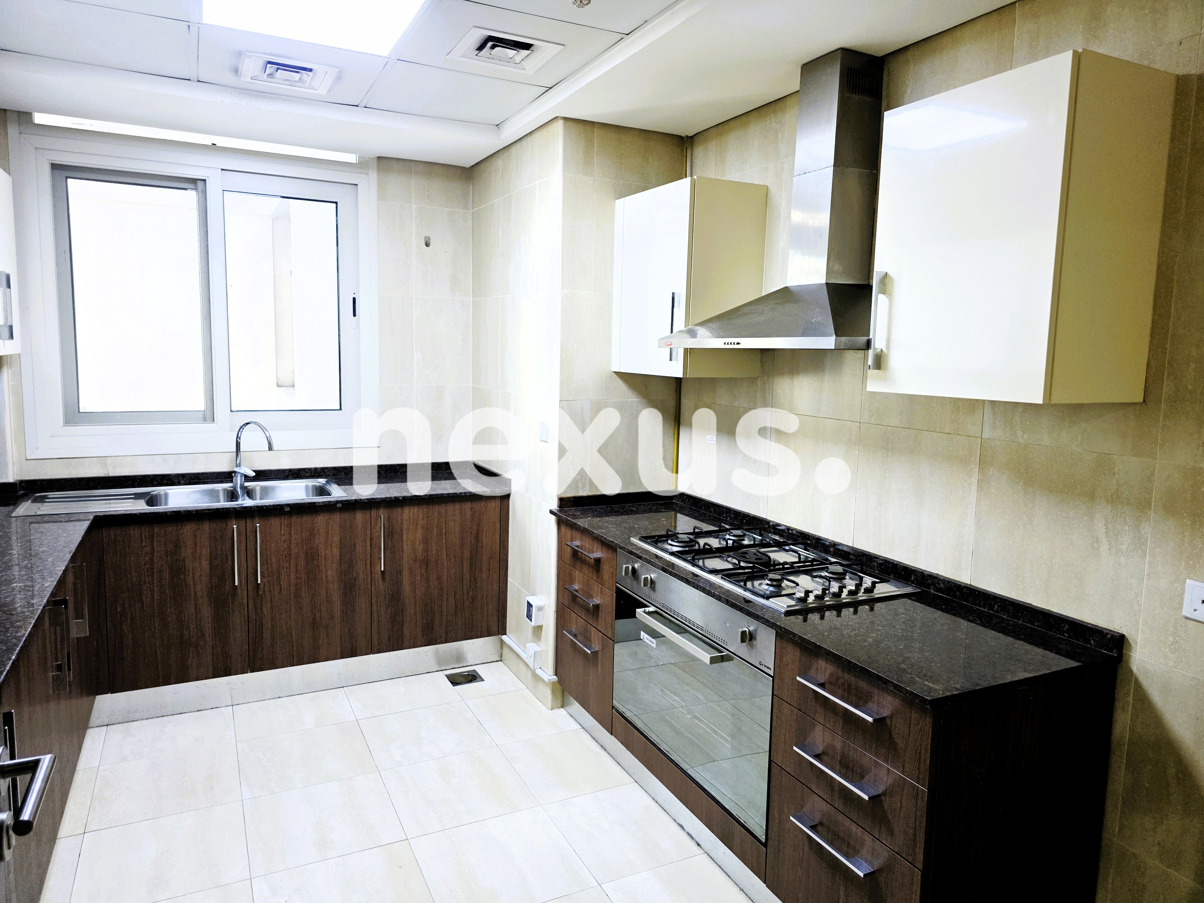 Large Layout | Closed Kitchen | Ready to Move-in