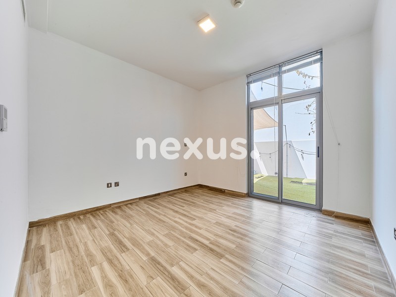 Vacant | Single Row | Garden | Study Room