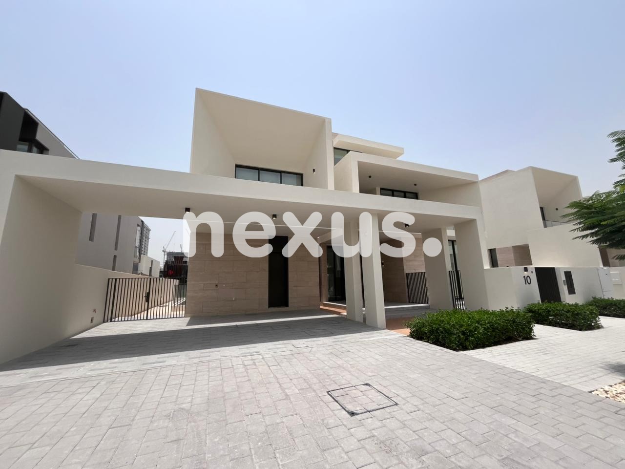Modern Type| Upgraded| Lagoon Facing | Landscaped