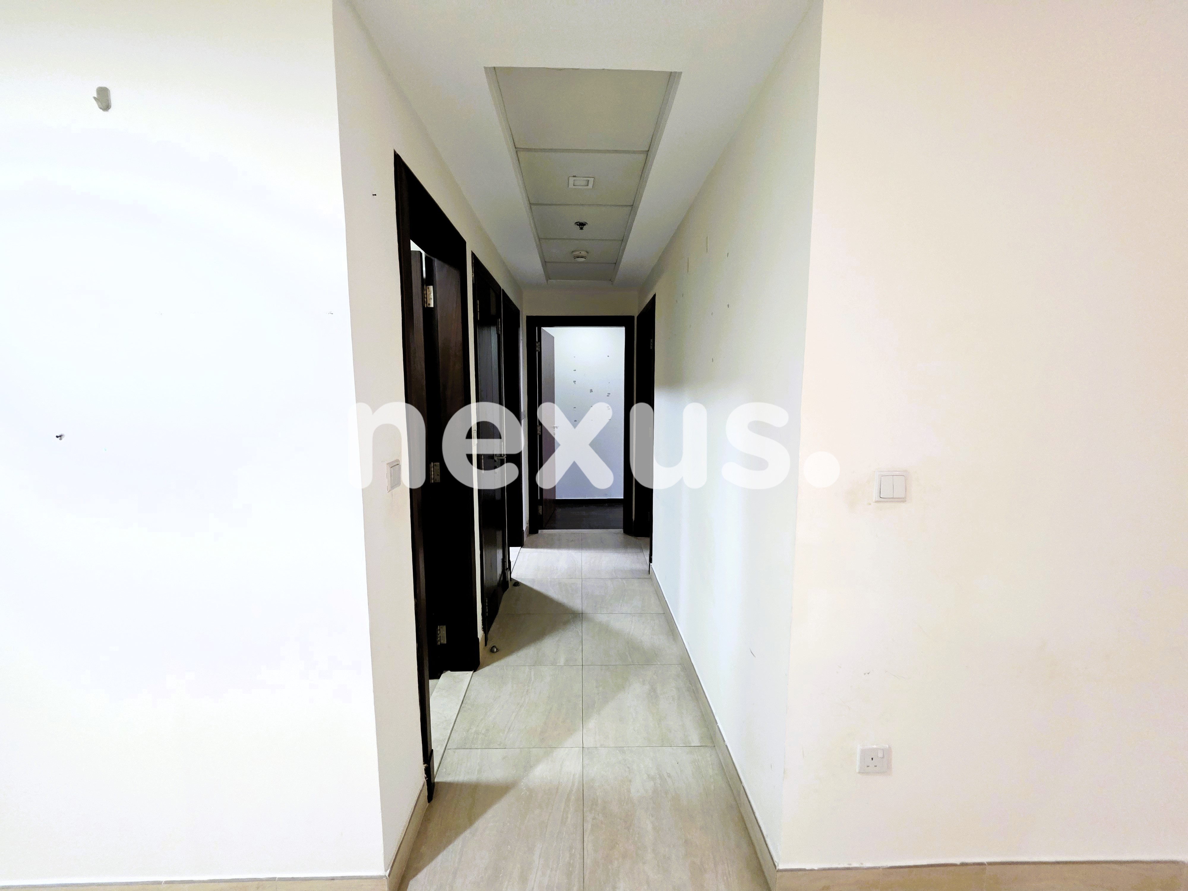 Large Layout | Closed Kitchen | Ready to Move-in