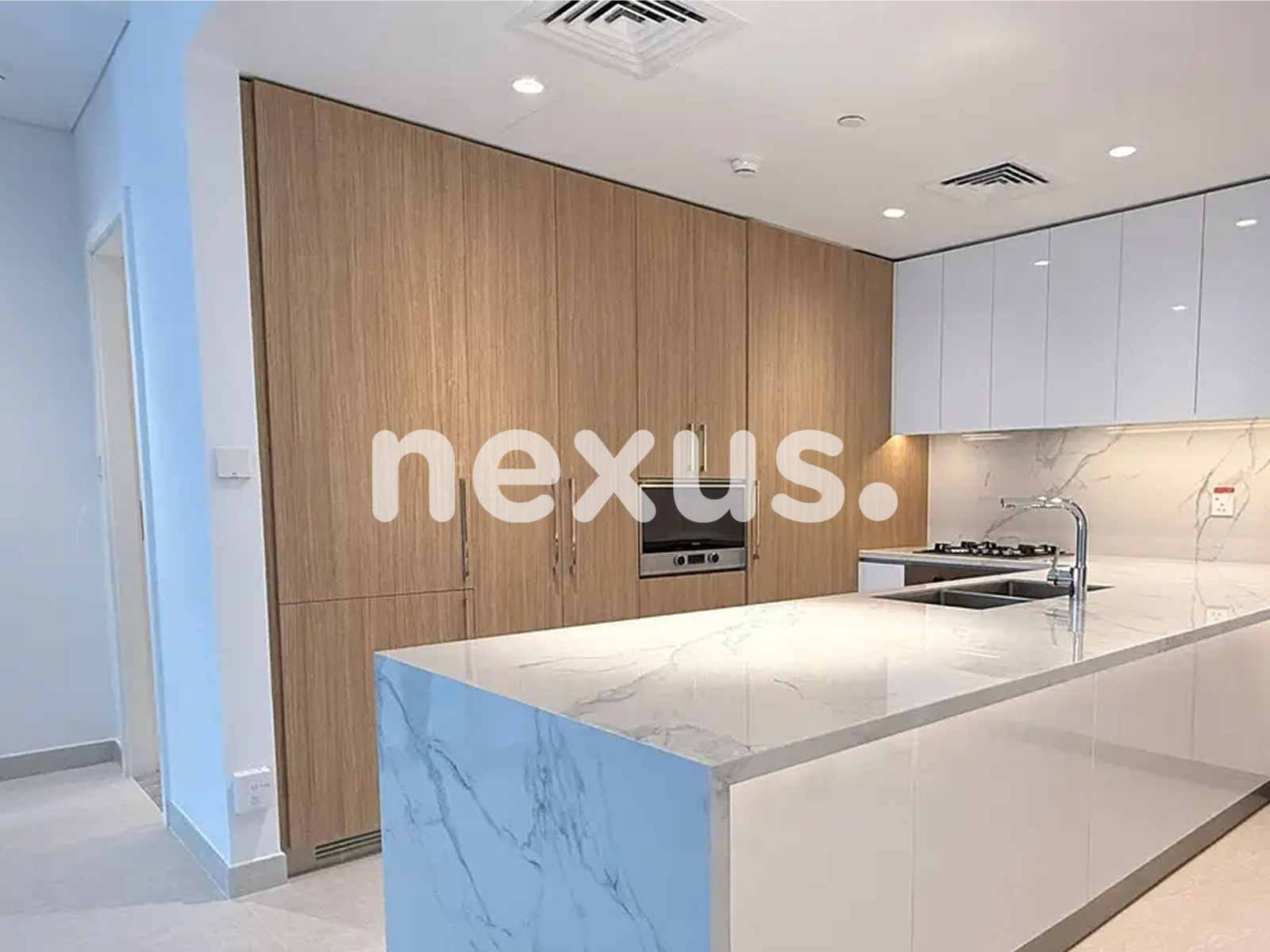 BOULEVARD VIEWS| SEMI FURNISHED| EXCLUSIVE