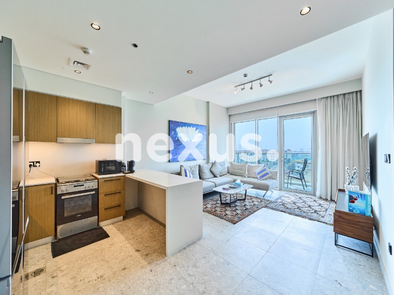 BRIGHT & SPACIOUS FULLY FURNISHED 2BR