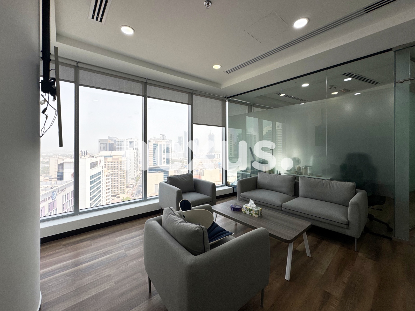 SEA AND PALM VIEW | TENANTED | FURNISHED