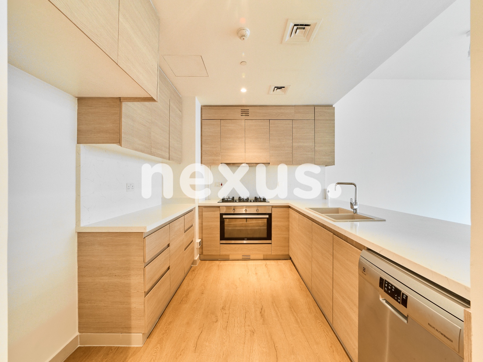 COMMUNITY VIEW | VACANT | UNFURNISHED | UPGRADED