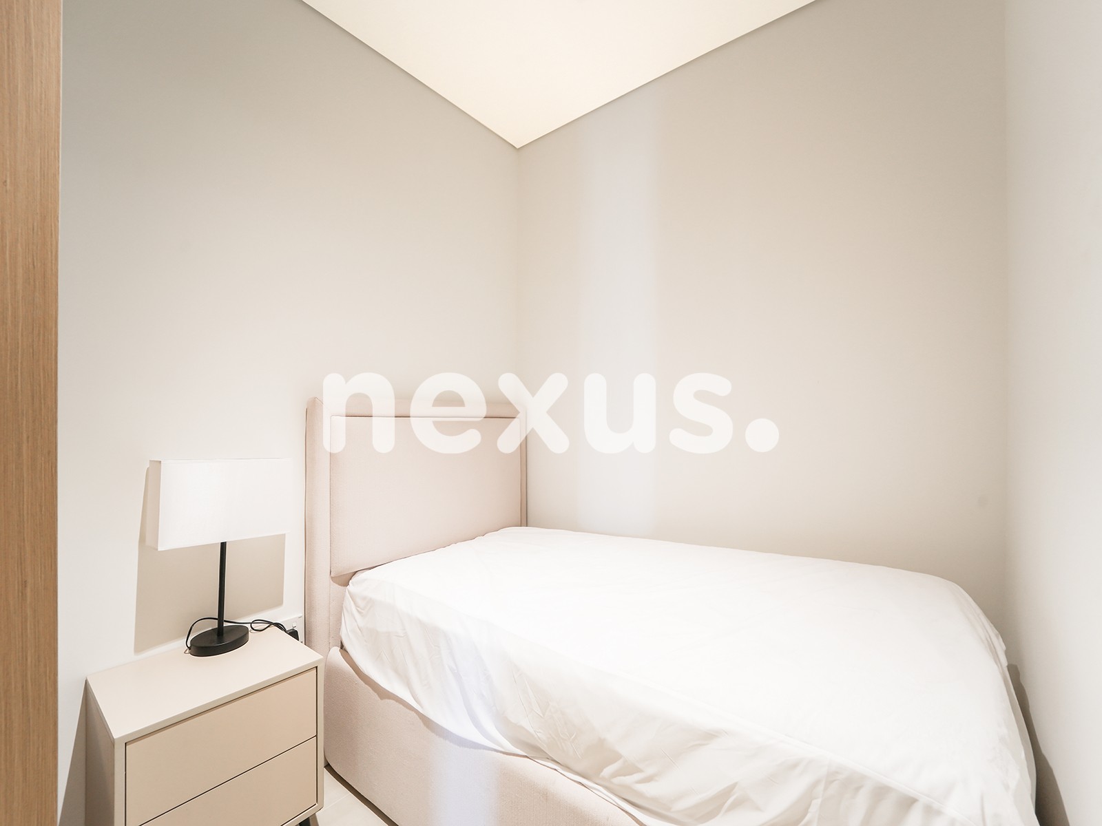AVAILABLE NOW | FURNISHED | NO AGENTS | CANAL VIEW