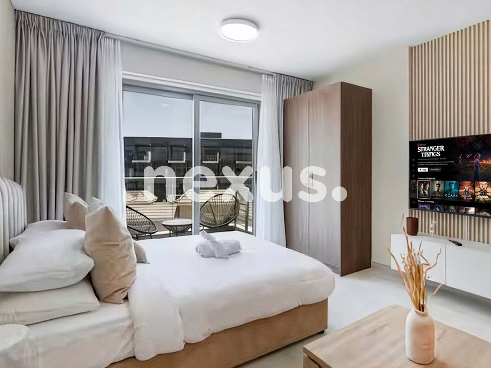 FULLY FURNISHED | TENANTED | POOL VIEW