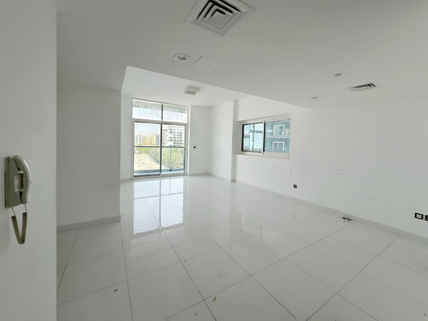 Stunning Bright Apartment l Ready To Move In