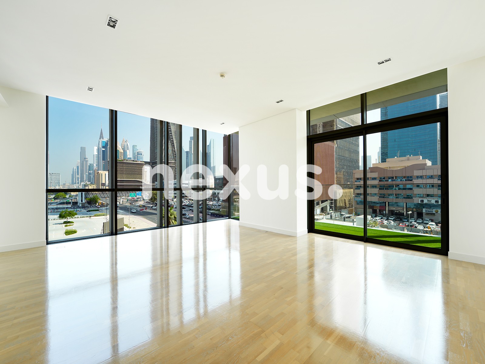 Luxury | Corner | Unfurnished | Maid Room