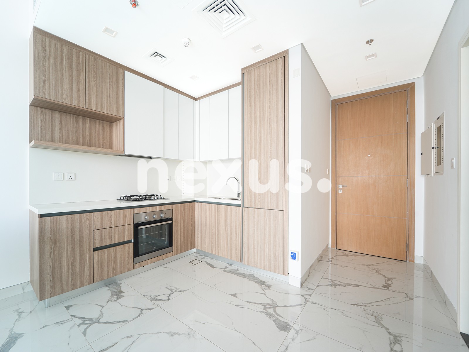 Vacant | High Floor | Pool And Amenities View