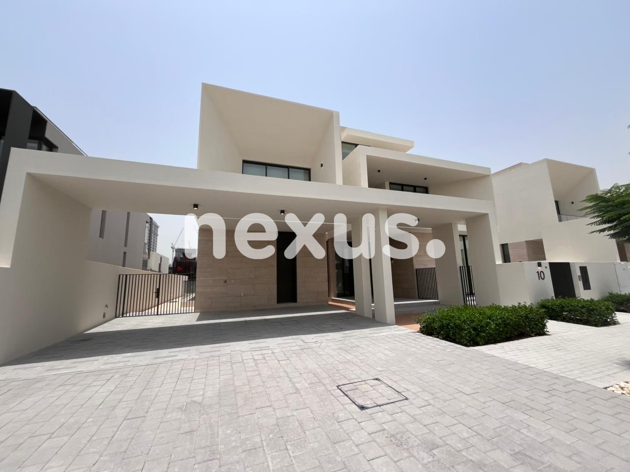 Modern Type| Upgraded| Lagoon Facing | Landscaped