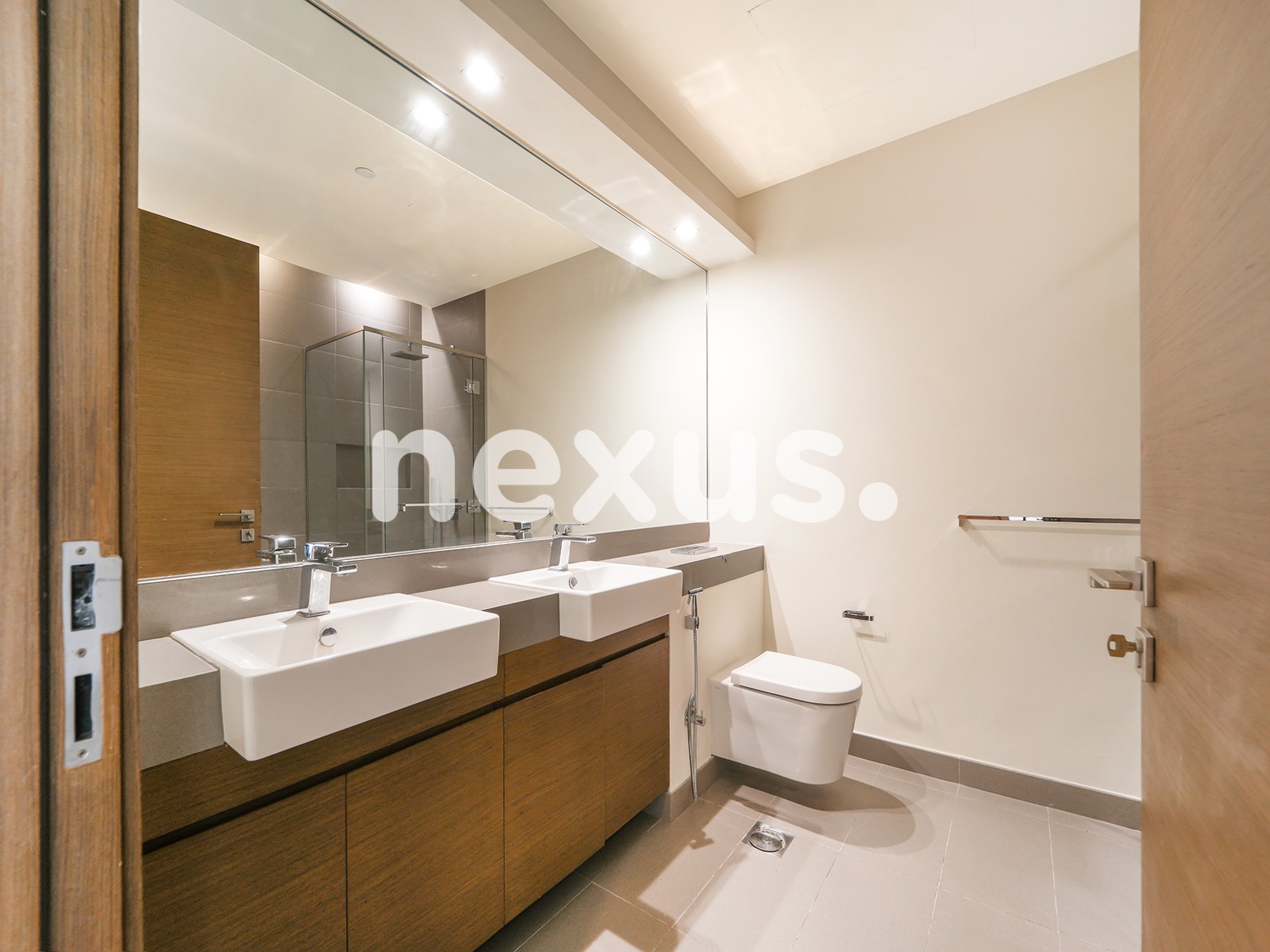 Luxury Living |Corner Unit |Maid Room| Unfurnished