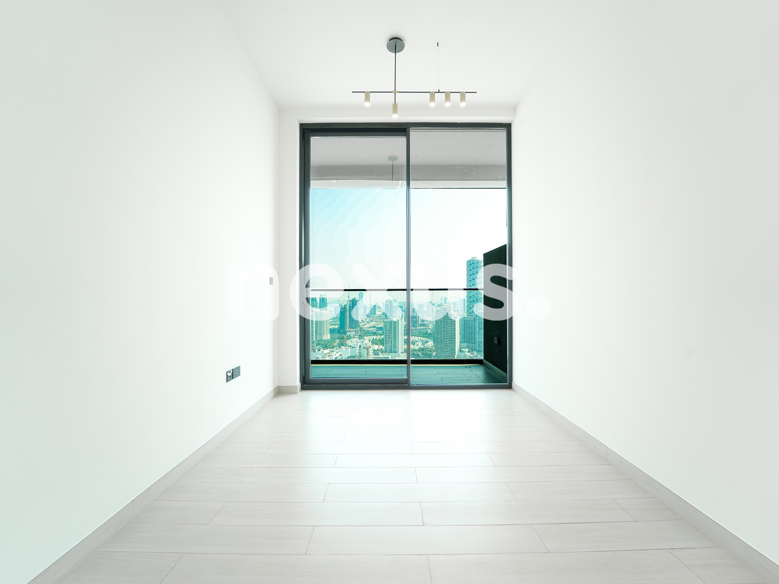 COMMUNITY VIEW | VACANT | UNFURNISHED