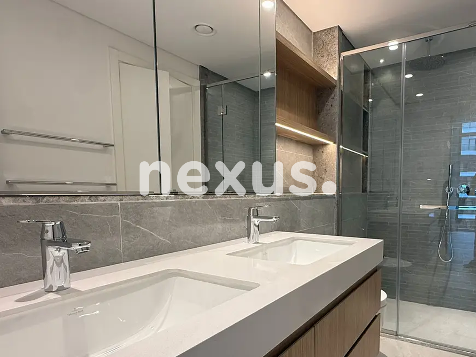 BOULEVARD VIEWS| SEMI FURNISHED| EXCLUSIVE