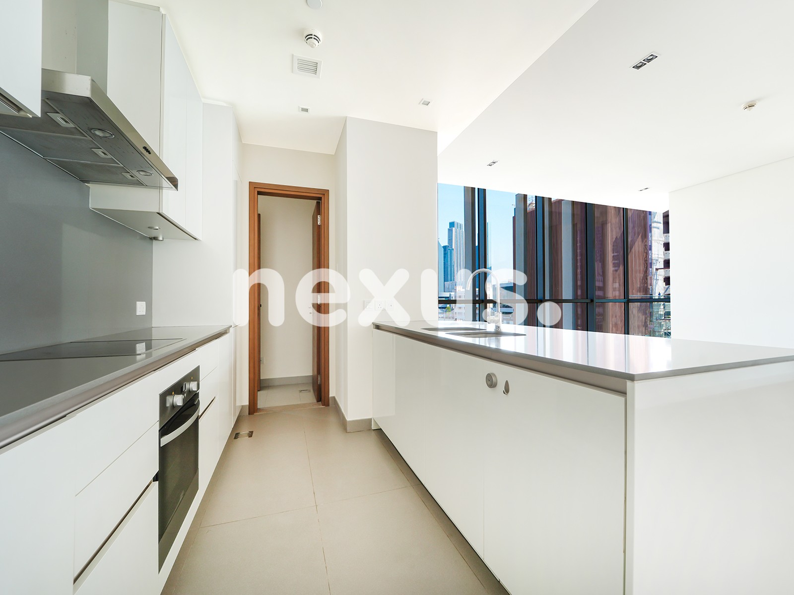 Luxury | Corner | Unfurnished | Maid Room