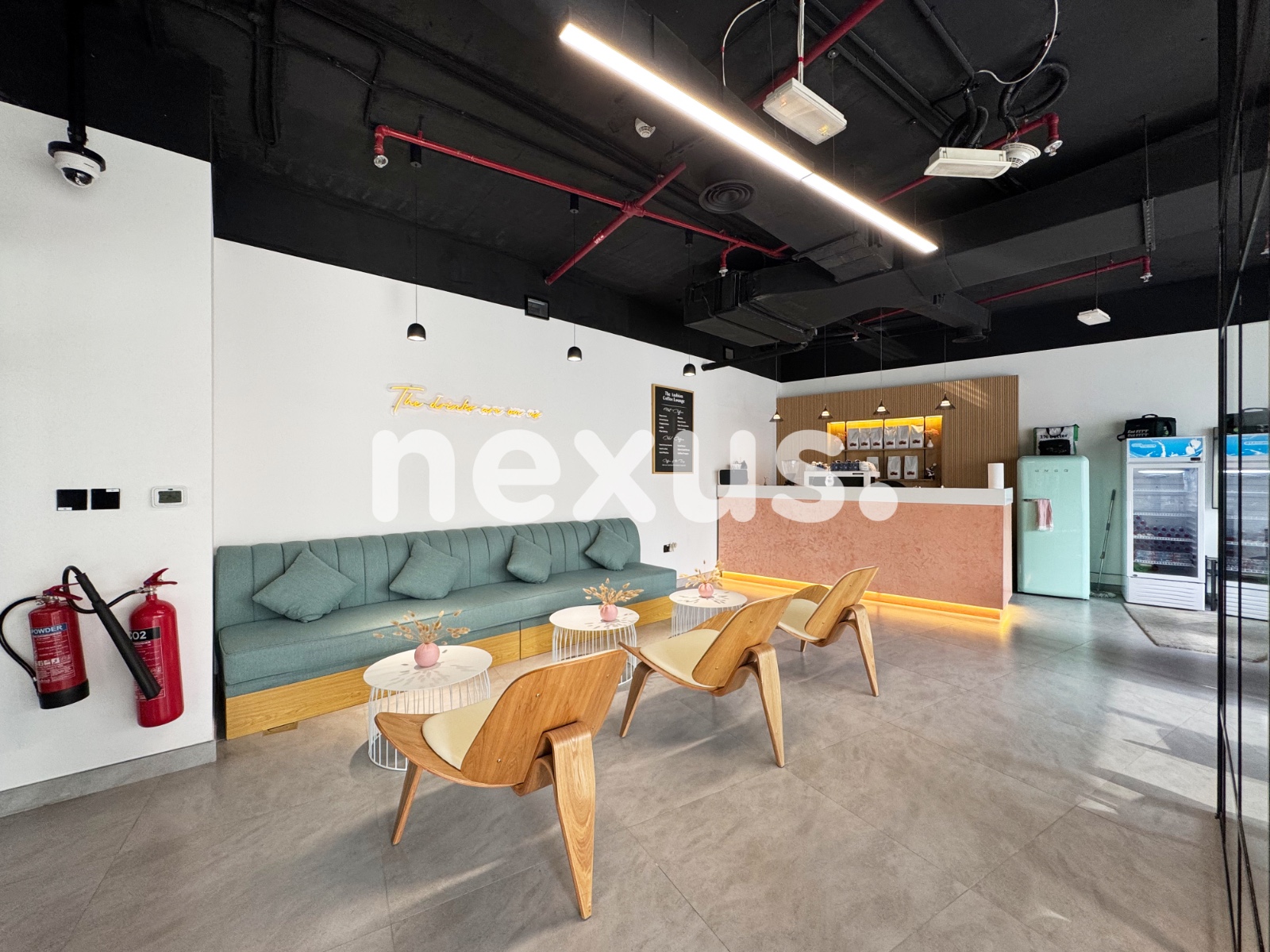 FULLY FURNISHED | VACANT | TURN KEY | HIGH END