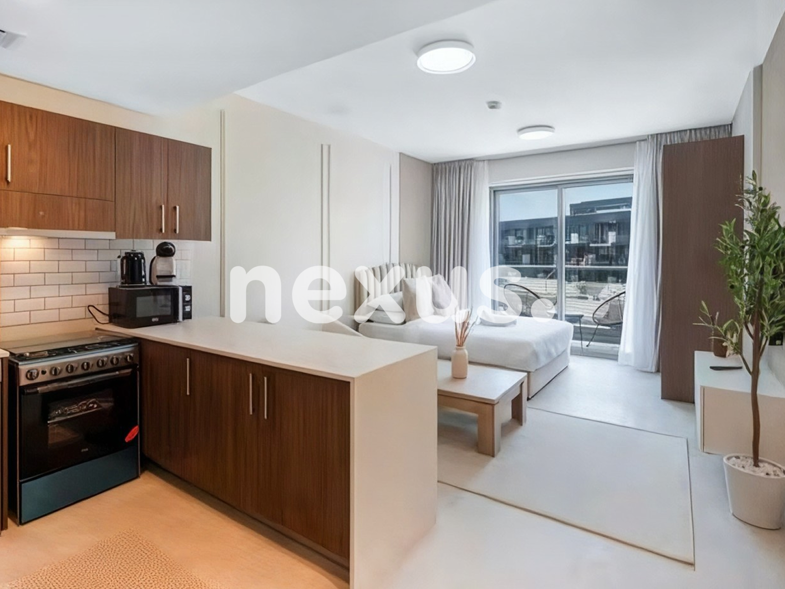 FULLY FURNISHED | TENANTED | POOL VIEW