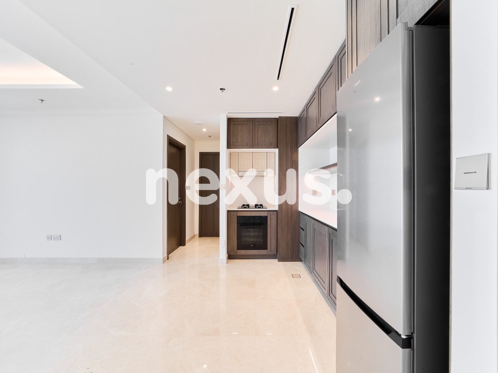 LARGE LAYOUT | HIGH FLOOR | SEA & MARINA VIEWS