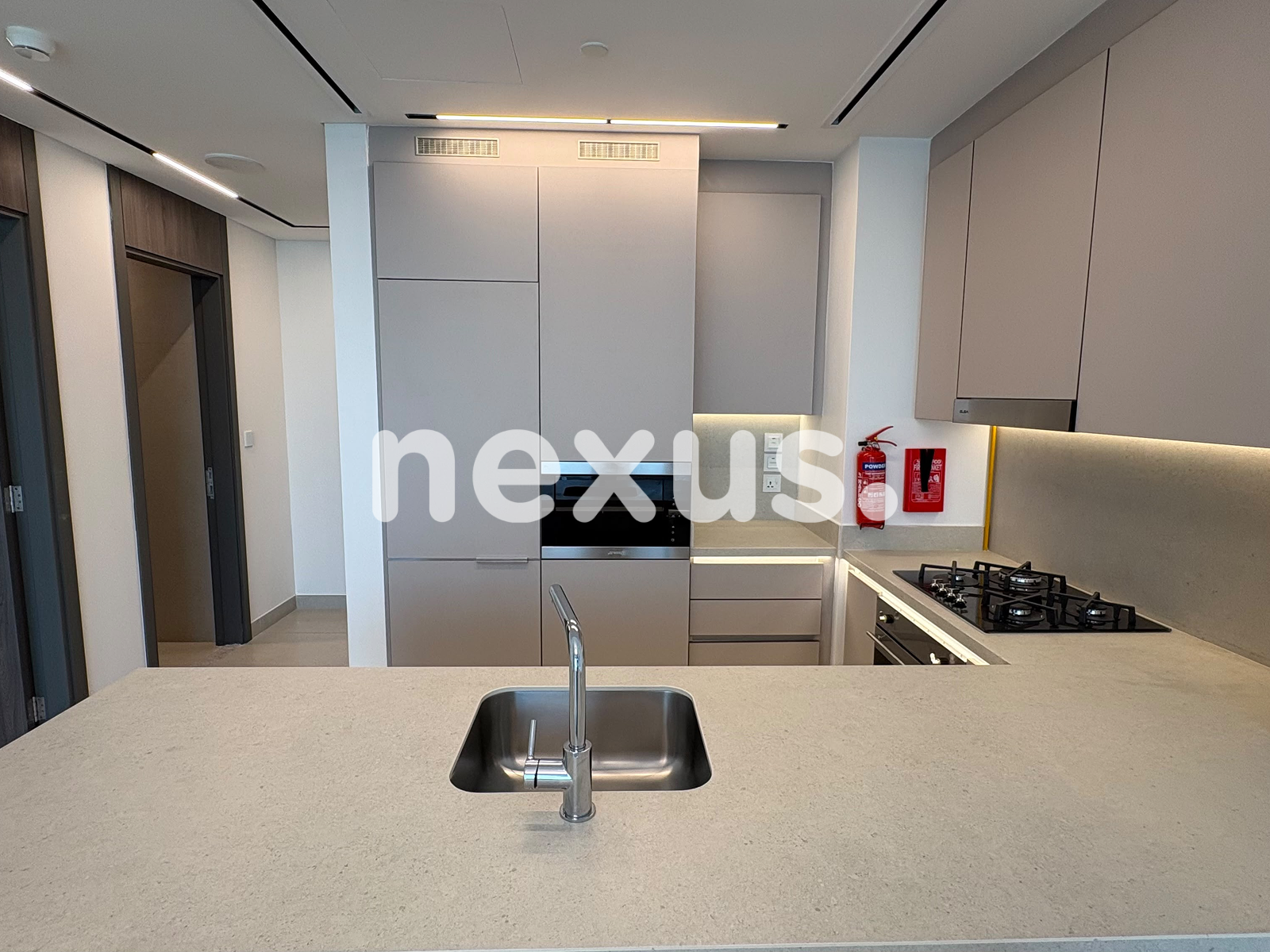 EXCLUSIVE | FULL CANAL VIEW | VACANT | CORNER UNIT