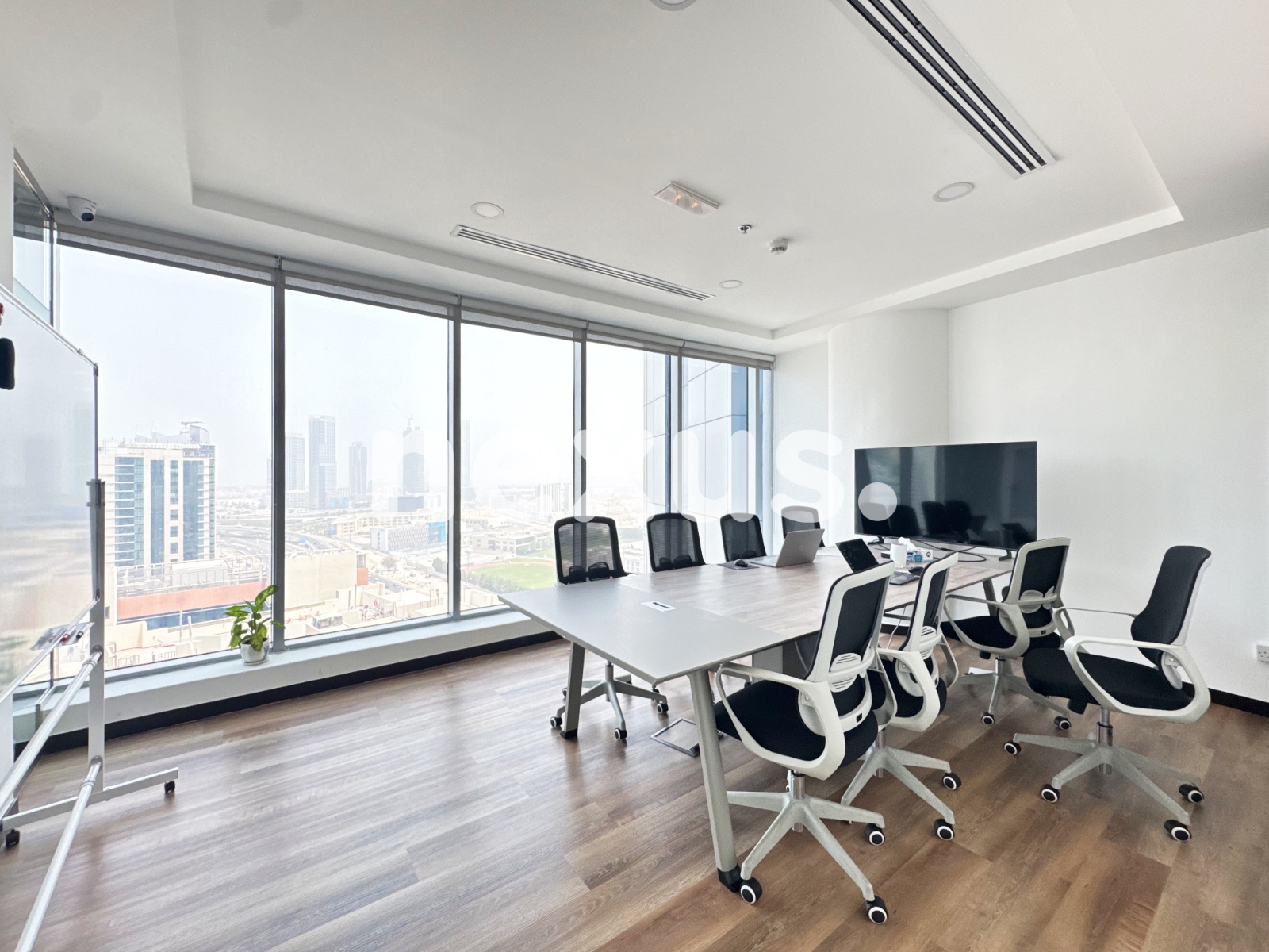 SEA AND PALM VIEW | TENANTED | FURNISHED