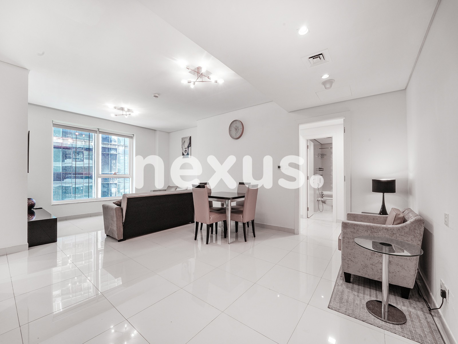 Spacious 1BR | Closed Kitchen | Canal View