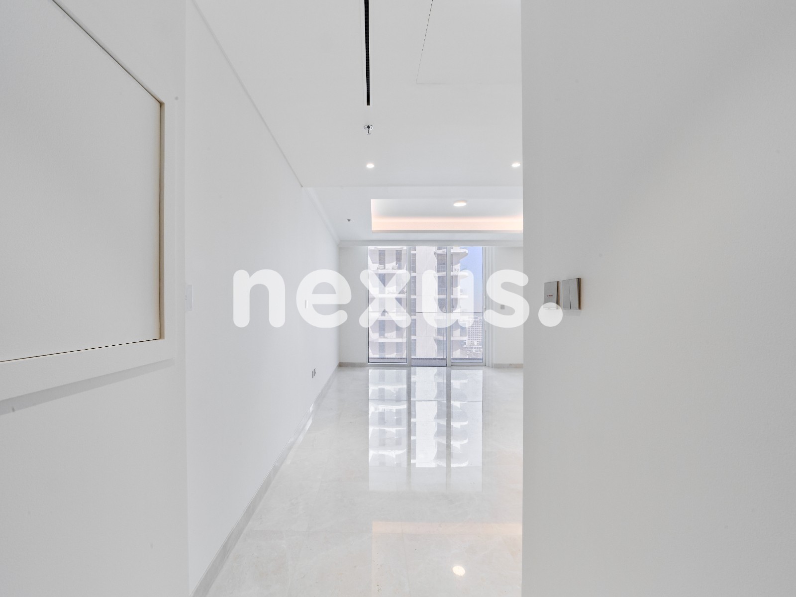 LARGE LAYOUT | HIGH FLOOR | SEA & MARINA VIEWS