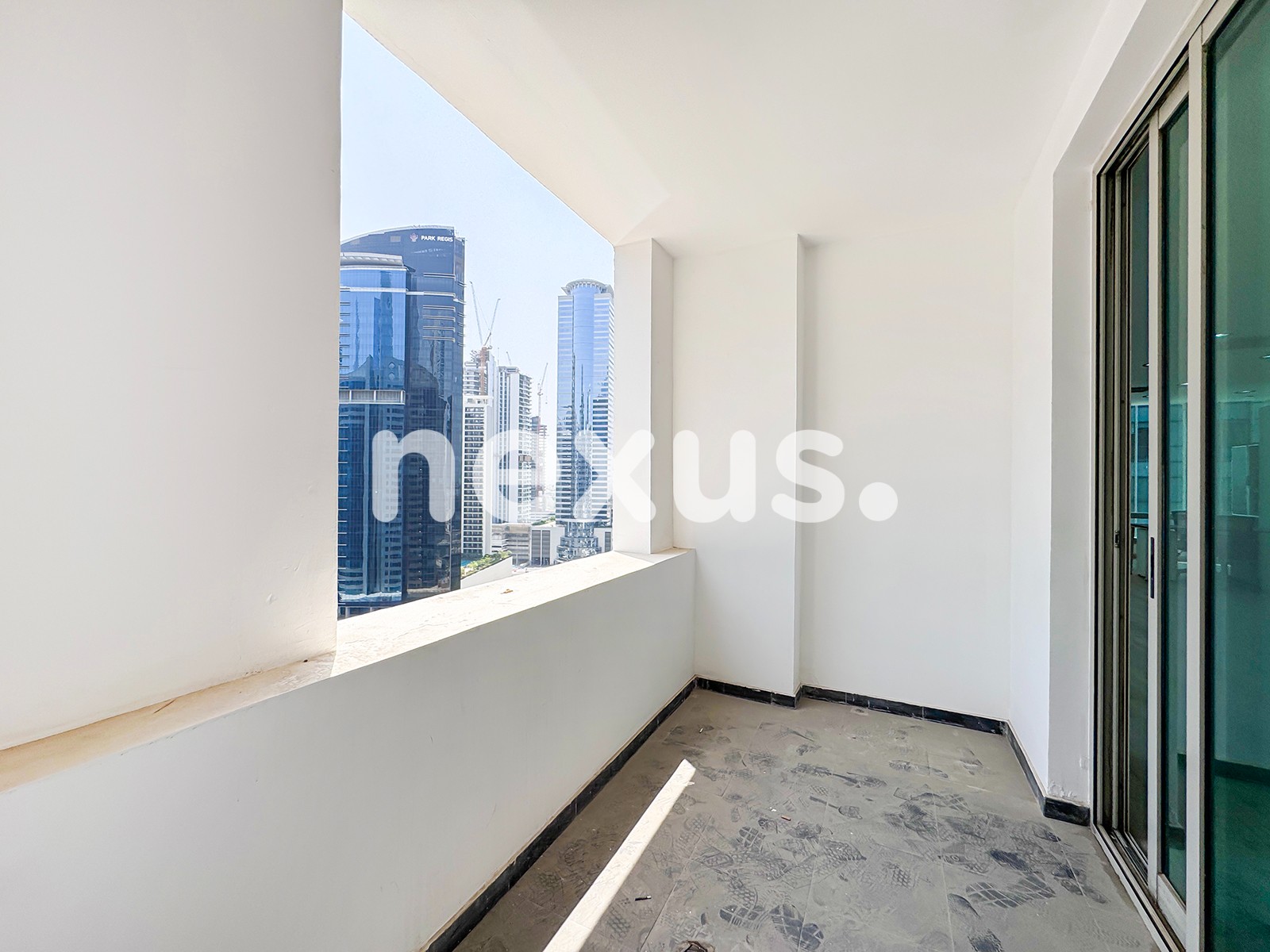 Prime location | Corner Office | Close To Metro.